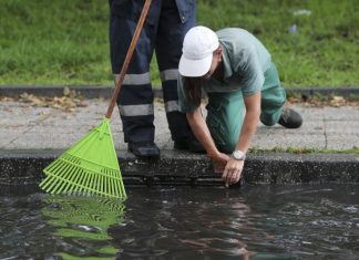 Quedas de árvores e inundações. Mais de 60 ocorrências em todo país por causa da chuva forte