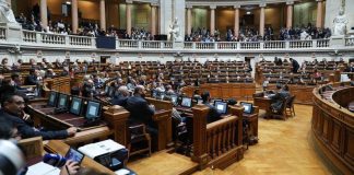 25 de novembro de 1975: Voto de saudação do CDS foi aprovado com o apoio de sete deputados do PS
