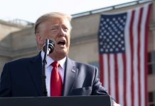 Trump perdoou os perus mas é só. Adversários e jornalistas fora do espírito da Ação de Graças