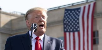 Trump perdoou os perus mas é só. Adversários e jornalistas fora do espírito da Ação de Graças