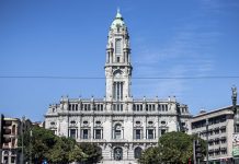 Moradores dizem que licenciamento de edifício de 7 pisos na Foz viola PDM do Porto