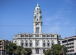 Moradores dizem que licenciamento de edifício de 7 pisos na Foz viola PDM do Porto