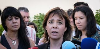 Catarina Martins: “O que dizemos às crianças que estão a começar a escola: que não deu jeito, para fazer um brilharete de défice, que existissem funcionários?”