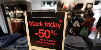 Mais de metade dos portugueses pondera fazer compras no Black Friday