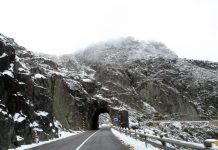 Serra da Estrela pintada de branco. Estradas encerradas devido à queda de neve