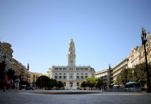Câmara do Porto garante não ter “qualquer relação” com Lojas Interativas de Turismo