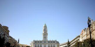 Câmara do Porto garante não ter “qualquer relação” com Lojas Interativas de Turismo