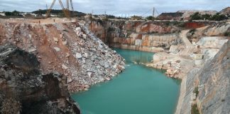 Ministro do Ambiente lamenta “profundamente” acidente na pedreira de Vila Viçosa
