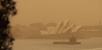 Dezenas de incêndios atingem a Austrália e o fogo aproxima-se de Sydney