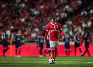 Raúl de Tomás regressa aos convocados do Benfica para visita ao Lyon