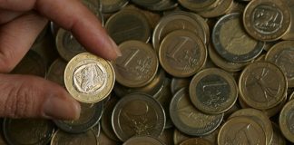 Salário mínimo: Portugal mantém um dos valores mais baixos da União Europeia. Aumento começa hoje a ser discutido entre Governo e parceiros sociais