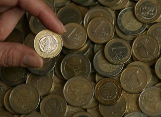 Salário mínimo: Portugal mantém um dos valores mais baixos da União Europeia. Aumento começa hoje a ser discutido entre Governo e parceiros sociais