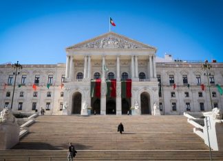 PSD apresenta voto de pesar por morte de portugueses na Venezuela