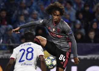 Liga dos Campeões: Benfica perde em Lyon e está praticamente afastado dos ‘oitavos’