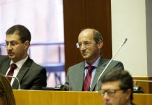 João Bruto da Costa pede responsabilidades pelo insucesso do Governo Regional