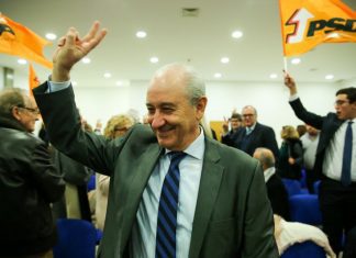 Rui Rio acusa Mário Centeno de “baixar o nível”