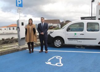 Inaugurado primeiro ponto de carregamento para veículos elétricos no Pico