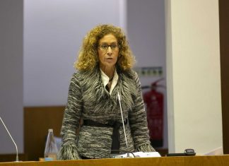 Teresa Machado Luciano destaca aumento das cirurgias e de profissionais no Serviço Regional de Saúde