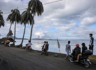 Vulcão Taal: A erupção começou há 24 horas já obrigou à retirada de 30 mil pessoas
