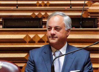 Cabos Submarinos. Paulo Moniz alerta para o fim de vida útil e questiona ação do governo
