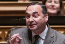 António Ventura quer explicações da República sobre abandono do projeto de abastecimento de Gás Natural Liquefeito da Praia da Vitória