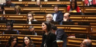 Lara Martinho quer que se assegurem melhores serviços dos CTT nos Açores