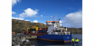 Navio ‘Malena’ já atracou no Porto das Lajes das Flores