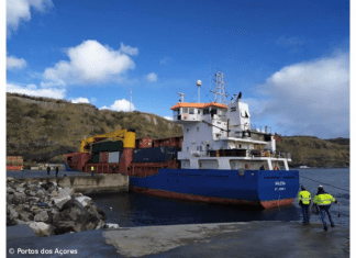 Navio ‘Malena’ já atracou no Porto das Lajes das Flores
