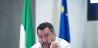 “Tunisianos? Quem vende droga, o filho ou o pai?”. Facebook retira vídeo em que Salvini acusa migrantes de tráfico