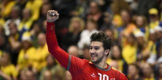 Seleção de Andebol: Fizeram história e foram recebidos com fortes aplausos à chegada ao aeroporto de Lisboa