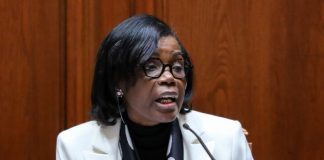 Ignorar as desigualdades “é um erro cujo preço estamos a pagar hoje”, afirma a ministra da Justiça
