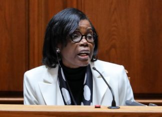 Ignorar as desigualdades “é um erro cujo preço estamos a pagar hoje”, afirma a ministra da Justiça
