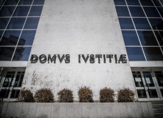 Mediador de seguros do Porto acusado de burlas em apólices de 70 automobilistas