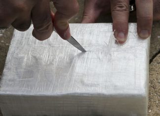 Polícia Judiciária apreende 825 quilos de cocaína dissimulada em caixas de bananas