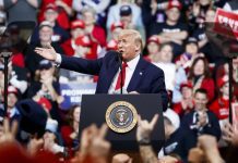 Donald Trump diz que tem o direito de interferir em casos judiciais