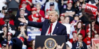Donald Trump diz que tem o direito de interferir em casos judiciais