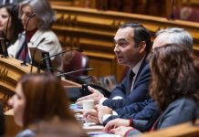 António Ventura questiona indisponibilidade da República para rever Acordo das Lajes