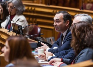 António Ventura questiona indisponibilidade da República para rever Acordo das Lajes