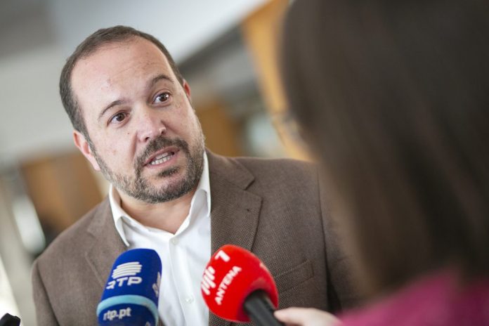 Foto Lider Parlamentar Francisco Cesar na Terceira