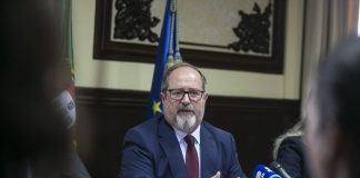 Vasco Cordeiro resolve problema do financiamento da Universidade dos Açores