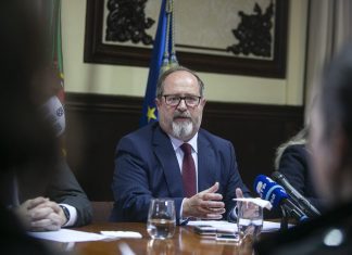 Vasco Cordeiro resolve problema do financiamento da Universidade dos Açores