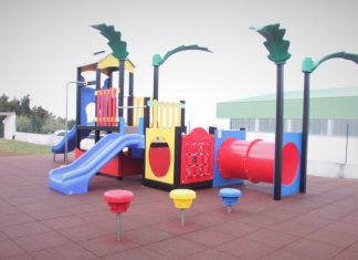 ORÇAMENTO PARTICIPATIVO MUNICIPAL BENEFICIOU ESCOLA DE SÃO ROQUE DO PICO COM EQUIPAMENTO DE RECREIO