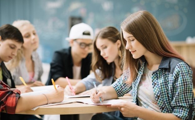 Alunos açorianos com melhor média a matemática e ciências do 8.º ano que o todo nacional em estudo internacional