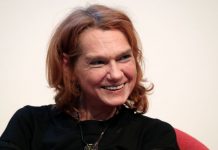 Escritora turca Asli Erdogan absolvida das acusações de terrorismo