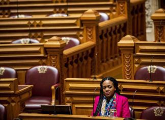 “O Livre podia ter escolhido lutar com a sua deputada”. Membro da Assembleia anuncia desvinculação dos órgãos do partido