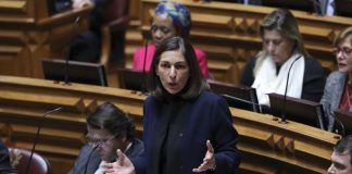 PS acusa PSD de pôr em causa aprovação do orçamento com compensações do IVA da luz