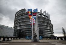 Parlamento Europeu com 704 eurodeputados após a substituição dos britânicos