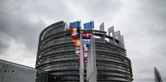 Parlamento Europeu com 704 eurodeputados após a substituição dos britânicos