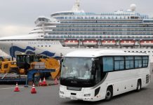 Covid-19. Japão permite saída de passageiros idosos de navio em quarentena há mais de 10 dias