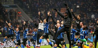 Inter opera reviravolta, vence rival AC Milan e sobe à liderança em Itália